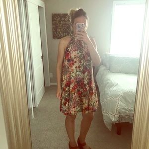 Beautiful floral print high neck dress 💐